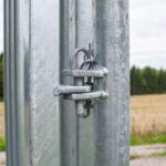 Kŕmidlo s mriežkovou bránou pre kone, 8 otvorov - Image 25
